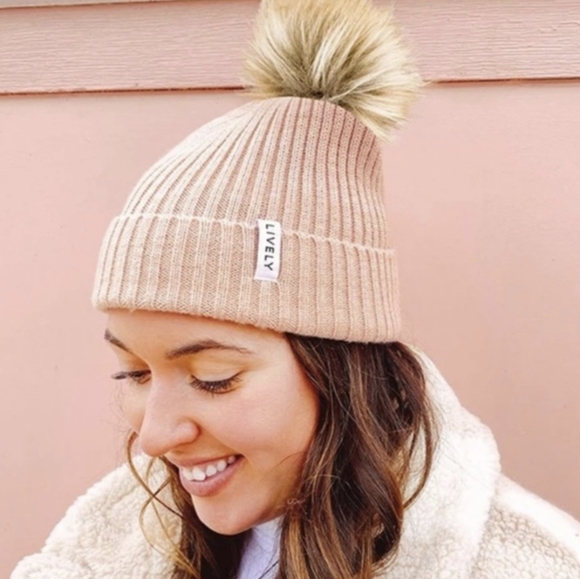 Lively It-Girl Pom Beanie-Light Dusty Rose, NWOT - Picture 5 of 7